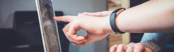 官方公告与蓝贴发布界面